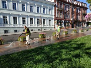 Працівники КП «Сервісний центр» проводять санітарно-технічний день у Приморському районі