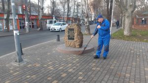 Цього сонячного дня, як і кожного вівторка, працівники КП «Сервісний центр» провели запланований санітарно-технічний день